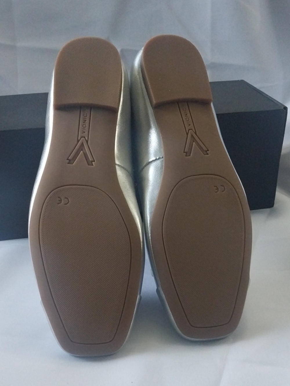 Vionic Silver Metallic Ballet Flats with Decorative Bow - Picture 4 of 6